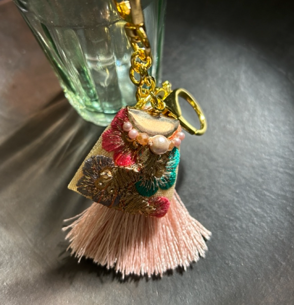 Indian ribbon x tassel glitter 3way keychain pink htm150342