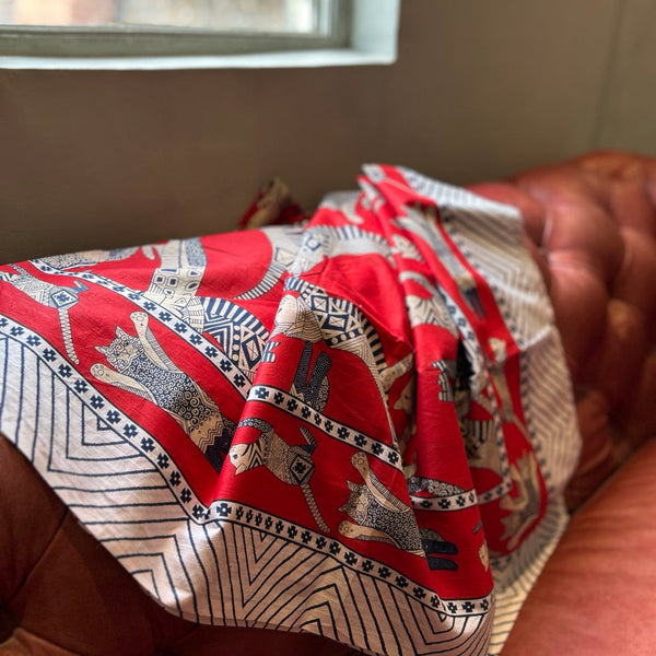 インド綿大判ストール [ドゥパタ]　フライングキャット 緋色　htm150423