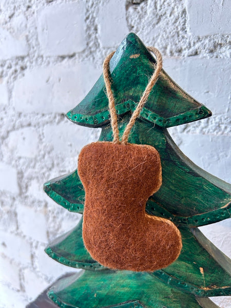 ハンドメイド フェルトオーナメント　ブーツ／ブラウン htm150559