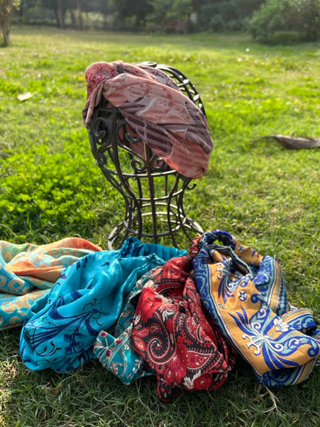 サリー生地のレトロヘアバンド　レッドペイズリー　htm150558