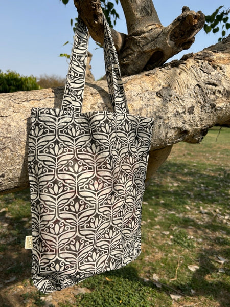 Indian cotton x silk bag monochrome botanical thm150283
